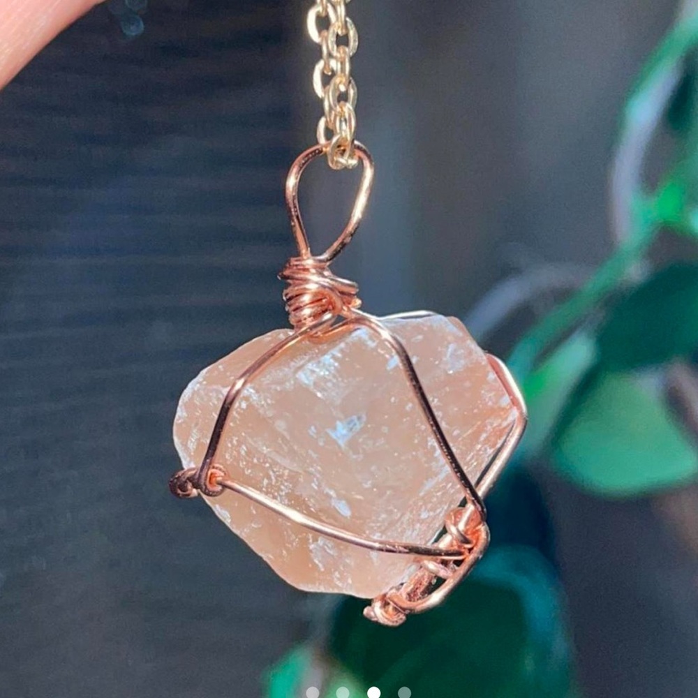 Orange calcite necklace - Picture 4 of 5